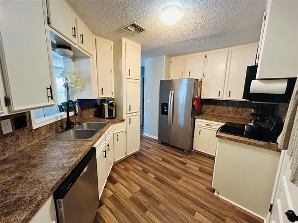 $2,400 | 108 Creek Bend Lane, Columbus, TX 78934
