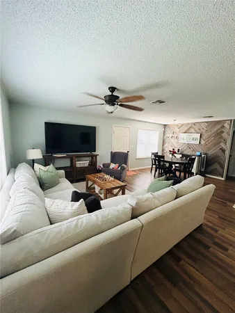 $2,400 | 108 Creek Bend Lane, Columbus, TX 78934