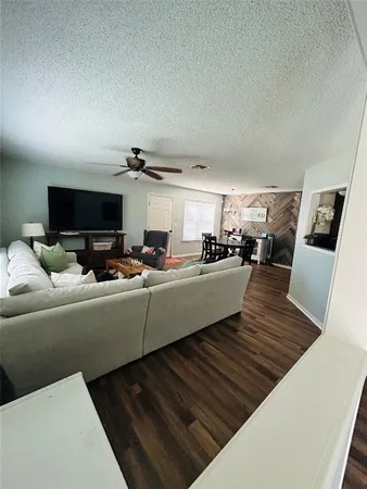 $2,400 | 108 Creek Bend Lane, Columbus, TX 78934