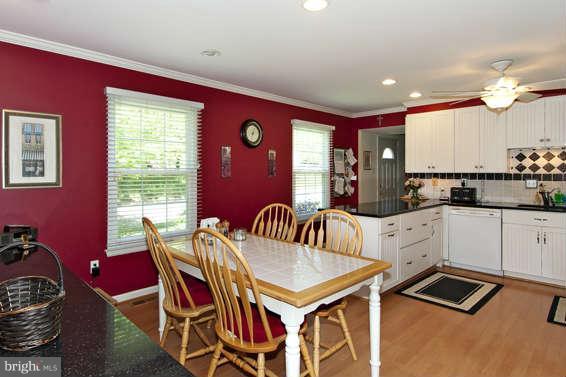 7233 Kindler Road Columbia, MD 21046 - Photo 4 of 20 Kitchen