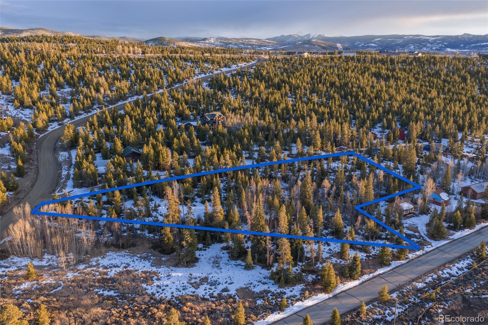 a view of an outdoor space