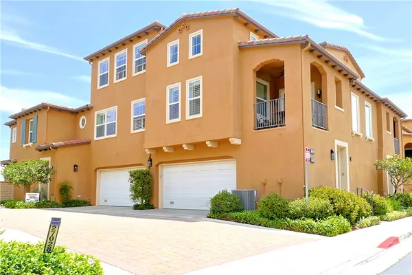 $665,000 | 27022 Pebble Beach Drive, Valencia, CA 91381