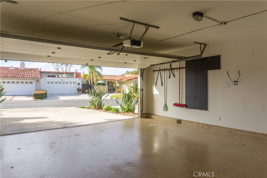 2154 Vista Entrada Newport Beach, CA 92660 - Photo 18 of 19 a view of a garage