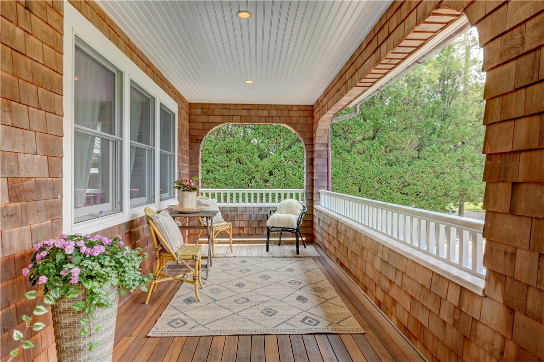 4 Sunset Hill Road Middletown, RI 02842 - Photo 4 of 47 Gallery Image 4
