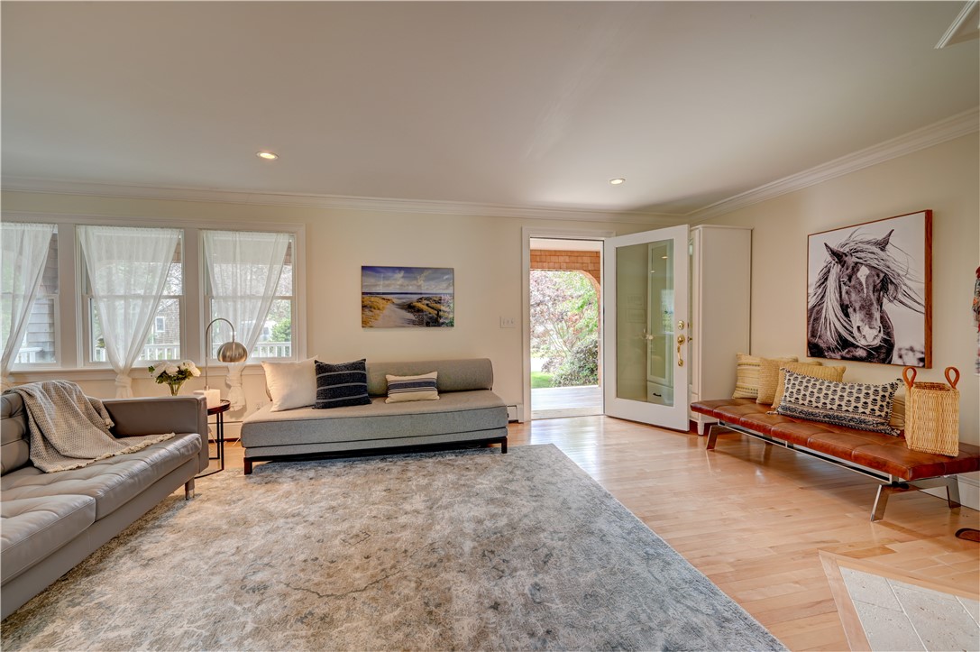4 Sunset Hill Road Middletown, RI 02842 - Photo 5 of 47 Gallery Image 5