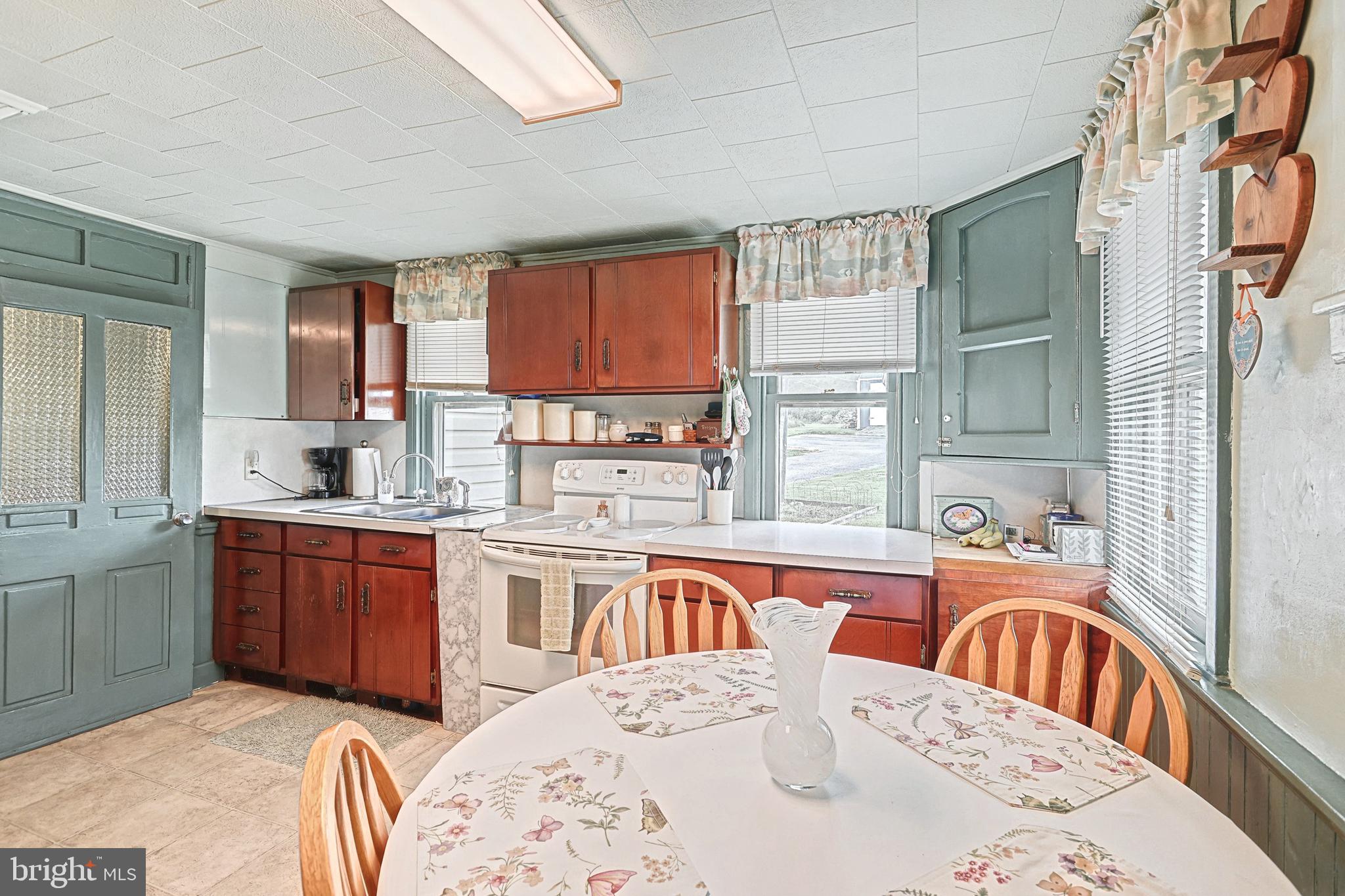 1901 Stoverstown Road Spring Grove, PA 17362 - Photo 4 of 25