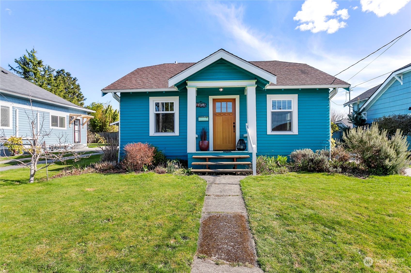 2404 I Street Bellingham, WA 98225 - Photo 1 of 38 a front view of house with yard and green space