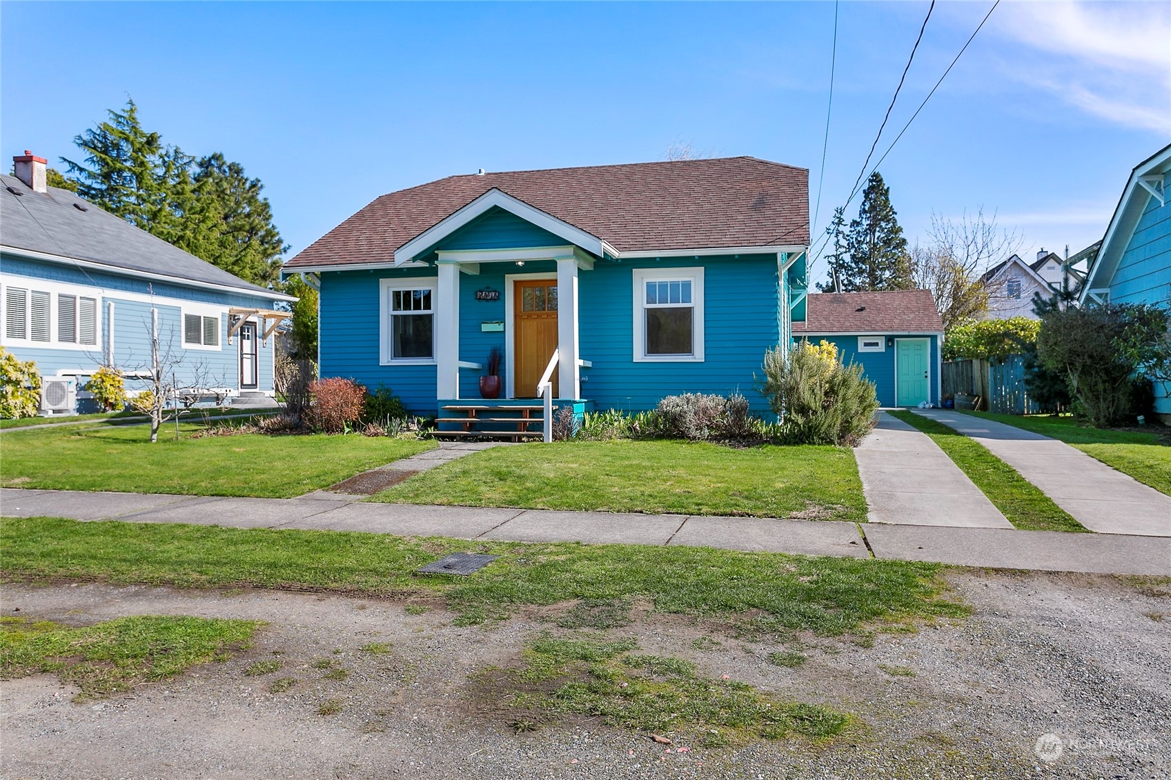 2404 I Street Bellingham, WA 98225 - Photo 38 of 38 a front view of house with yard and green space