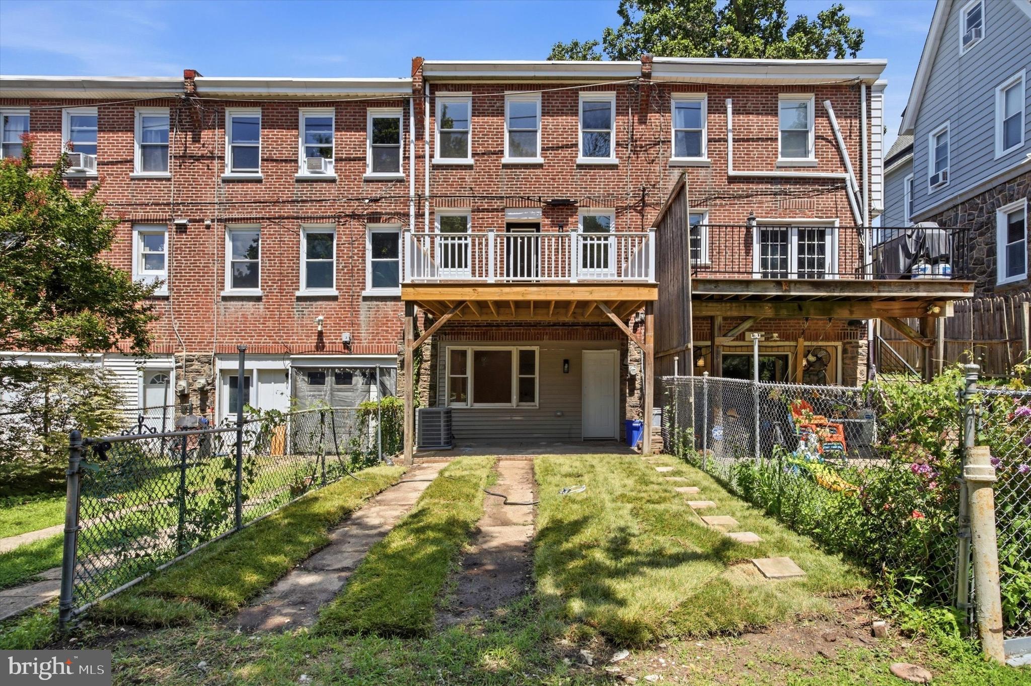 258 Rochelle Avenue Philadelphia, PA 19128 - Photo 25 of 26 Parking and small green space