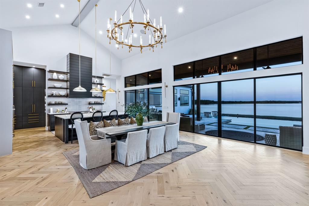 1129 Beacon Shr Road Kemp, TX 75143 - Photo 11 of 40 a kitchen with stainless steel appliances a stove a refrigerator and a sink
