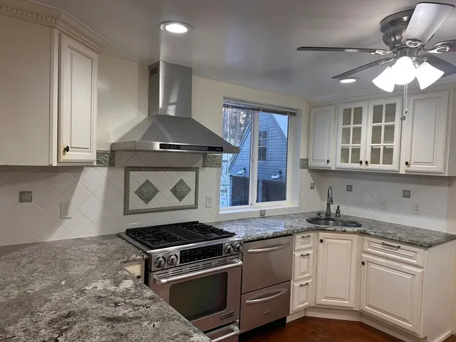 $1,190,000 | 6 Oakland Circle, Wellesley, MA 02481