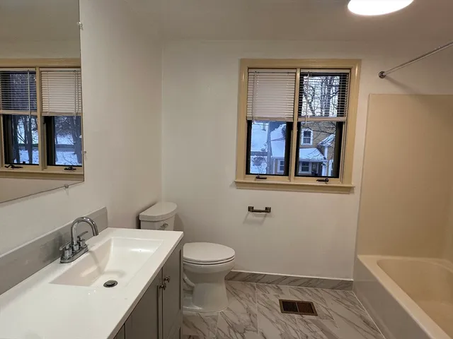 $1,190,000 | 6 Oakland Circle, Wellesley, MA 02481