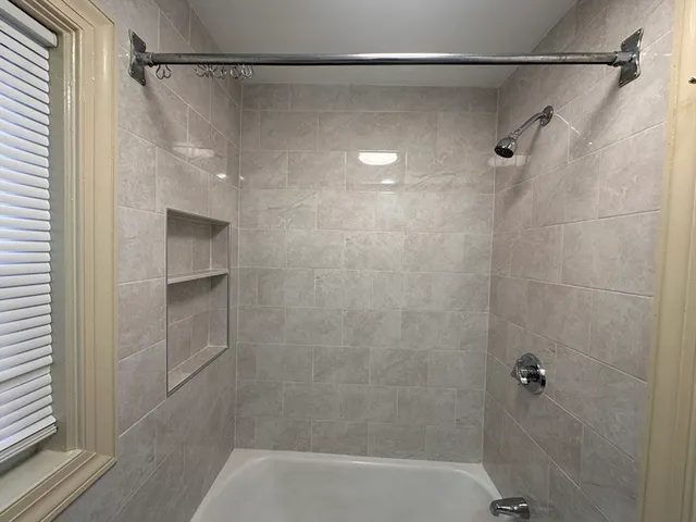 $1,190,000 | 6 Oakland Circle, Wellesley, MA 02481