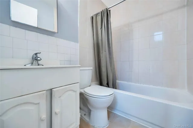 a view of a small yard