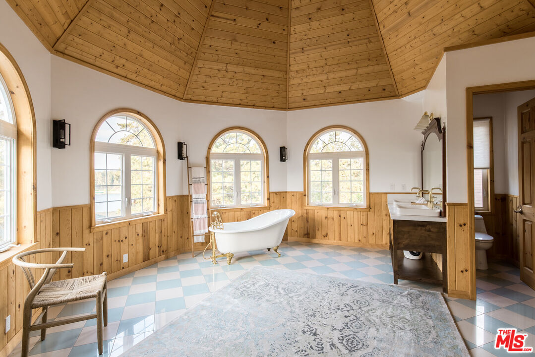 668 Cove Drive Big Bear Lake, CA 92315 - Photo 16 of 31 a very nice looking room with a large window