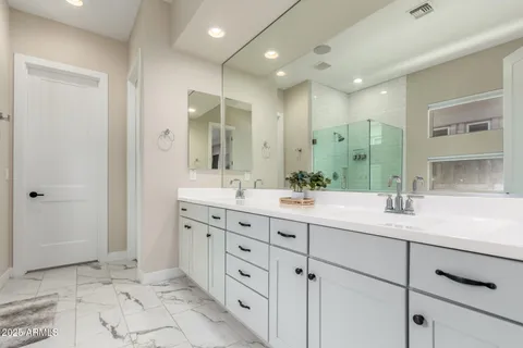 $950,000 | 2830 East Crest Lane, Phoenix, AZ 85050