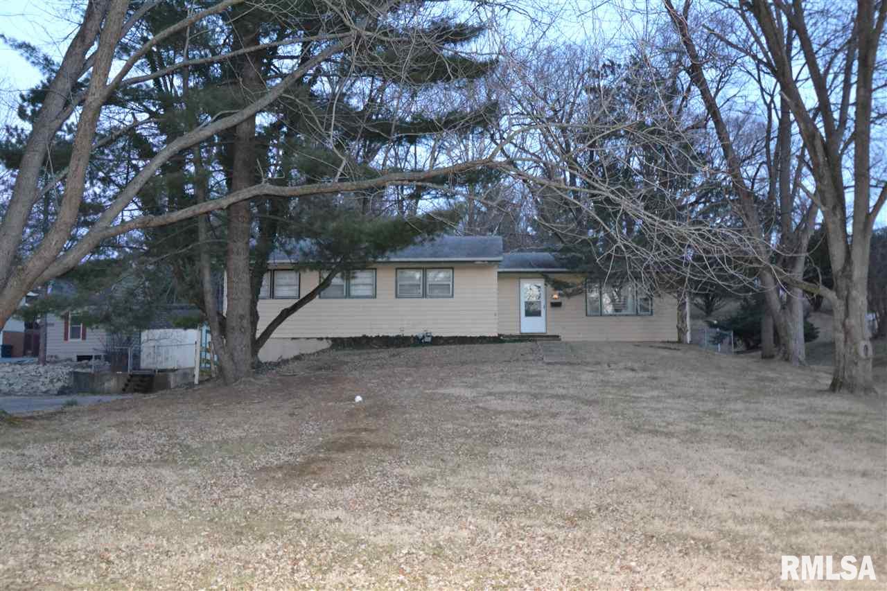 26 Green Drive Decatur, IL 62526 - Photo 2 of 26