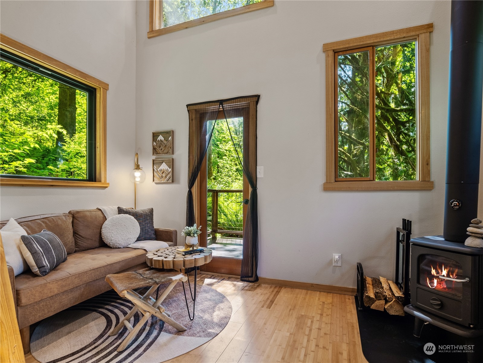 51818 South Riverside Road Gold Bar, WA 98251 - Photo 26 of 35 a living room with furniture and a window