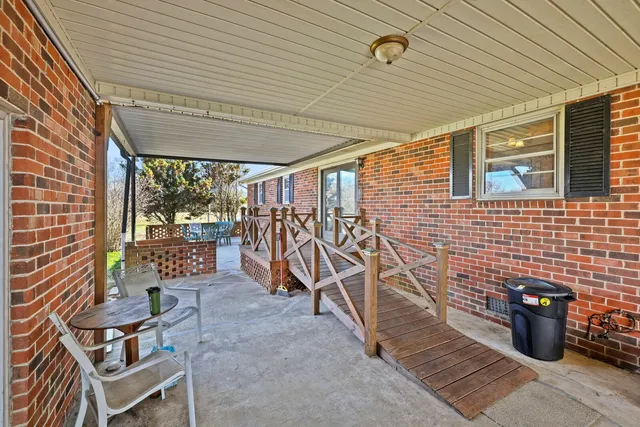 a view of a room with an empty space