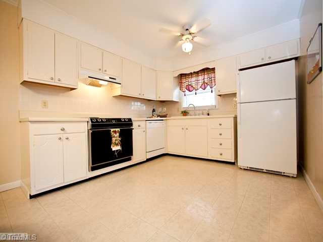 5102 Cheviot Road Greensboro, NC 27455 - Photo 8 of 16 Kitchen.