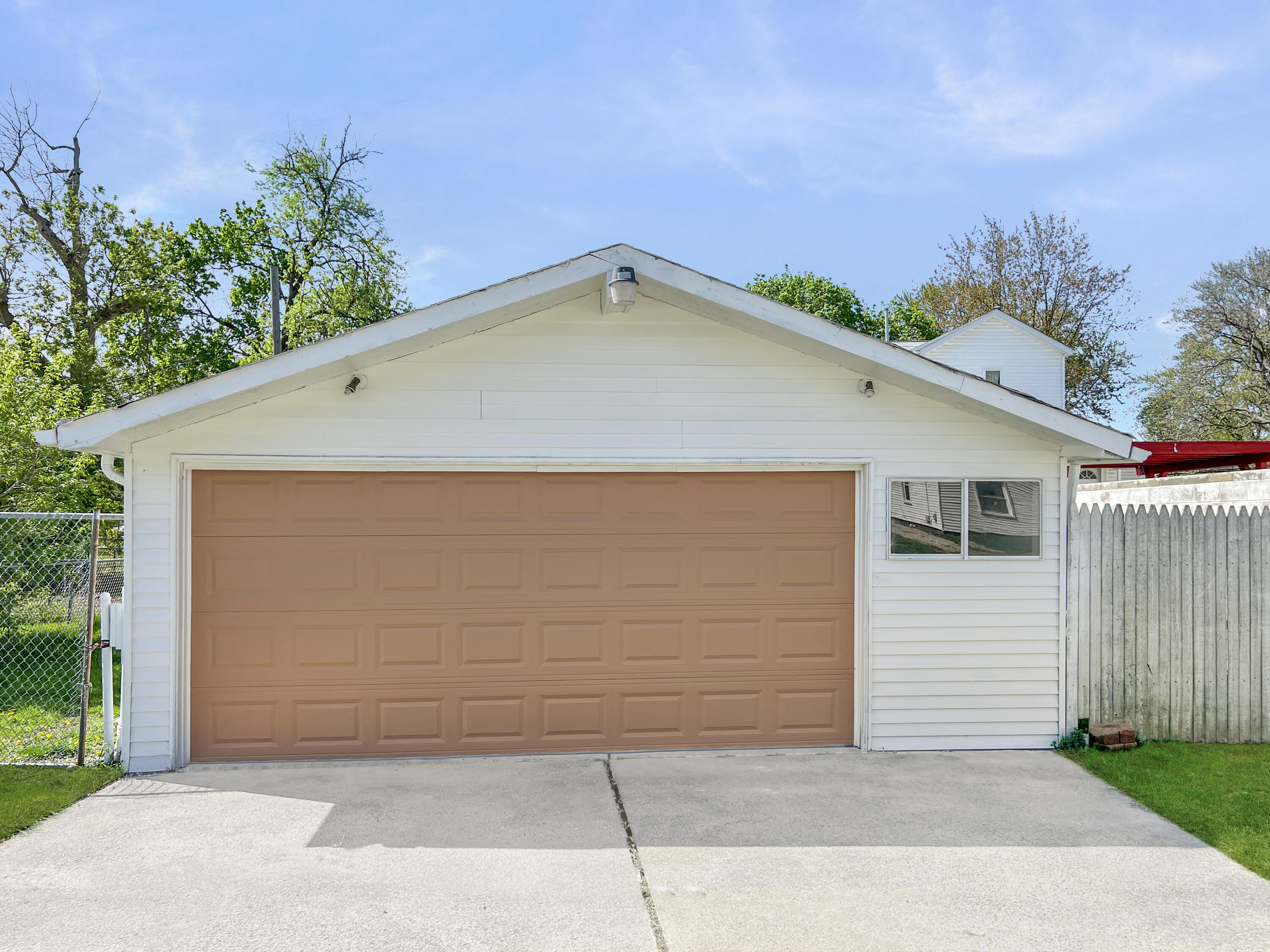 95 Rathbone Street Mount Clemens, MI 48043 - Photo 15 of 36 Photo Apr 30 2024, 10 59 39 AM