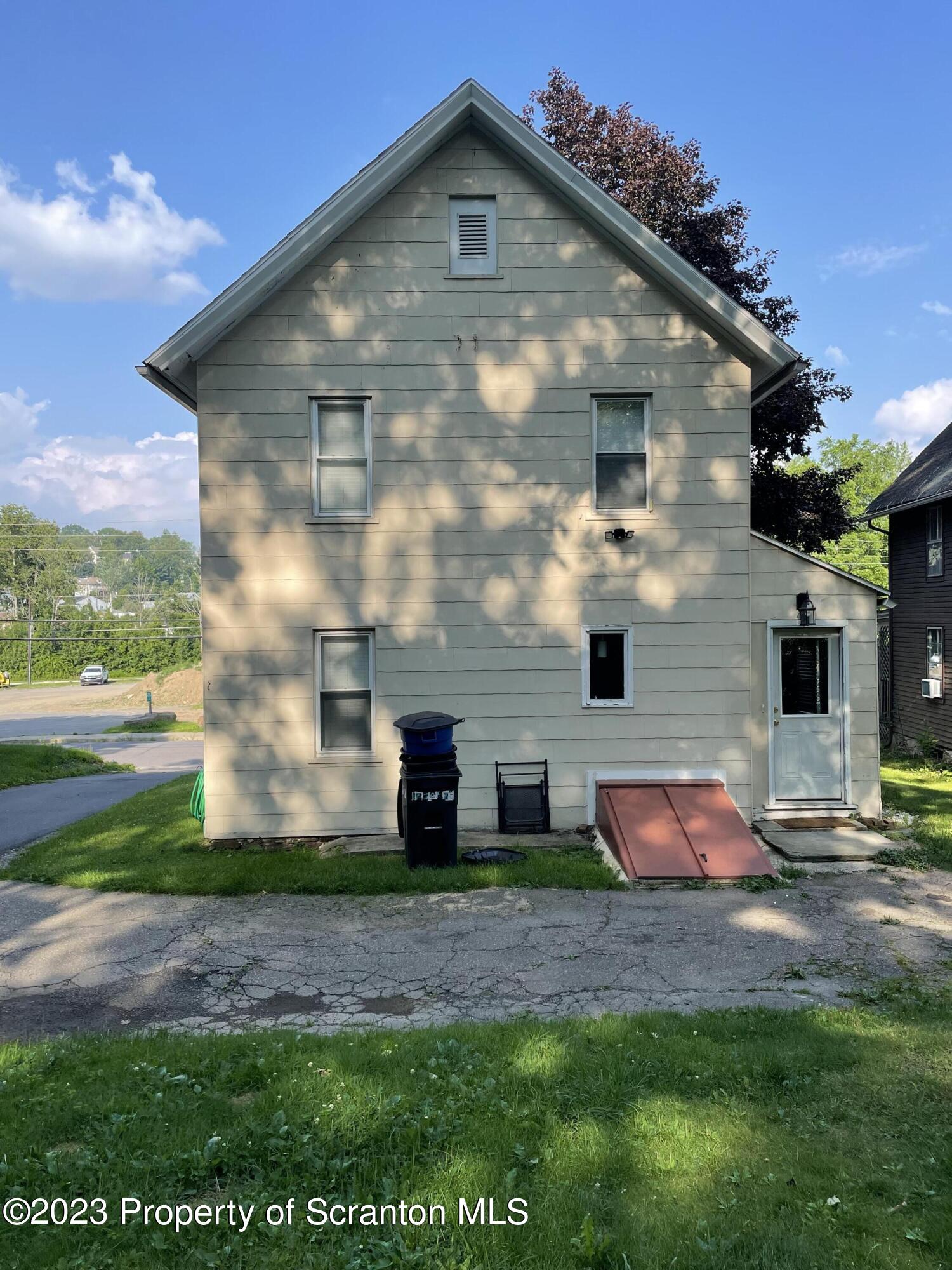 302 Center Street Clarks Summit, PA 18411 - Photo 4 of 37