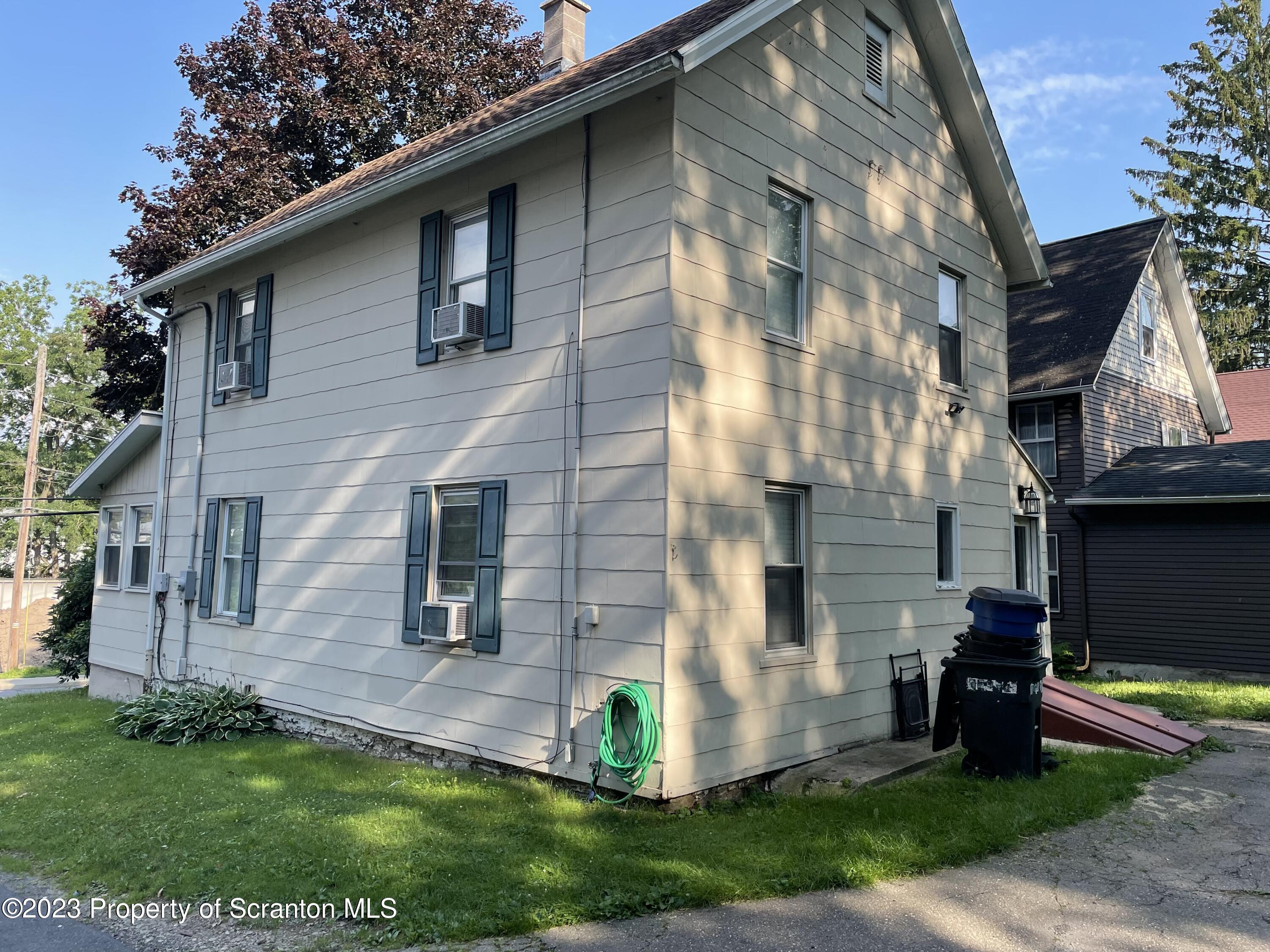 302 Center Street Clarks Summit, PA 18411 - Photo 5 of 37