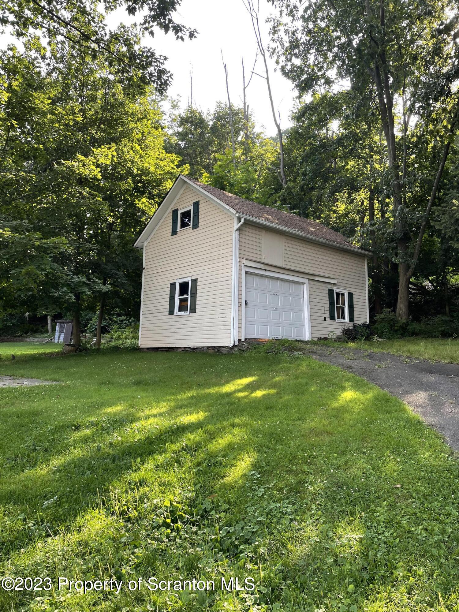 302 Center Street Clarks Summit, PA 18411 - Photo 6 of 37