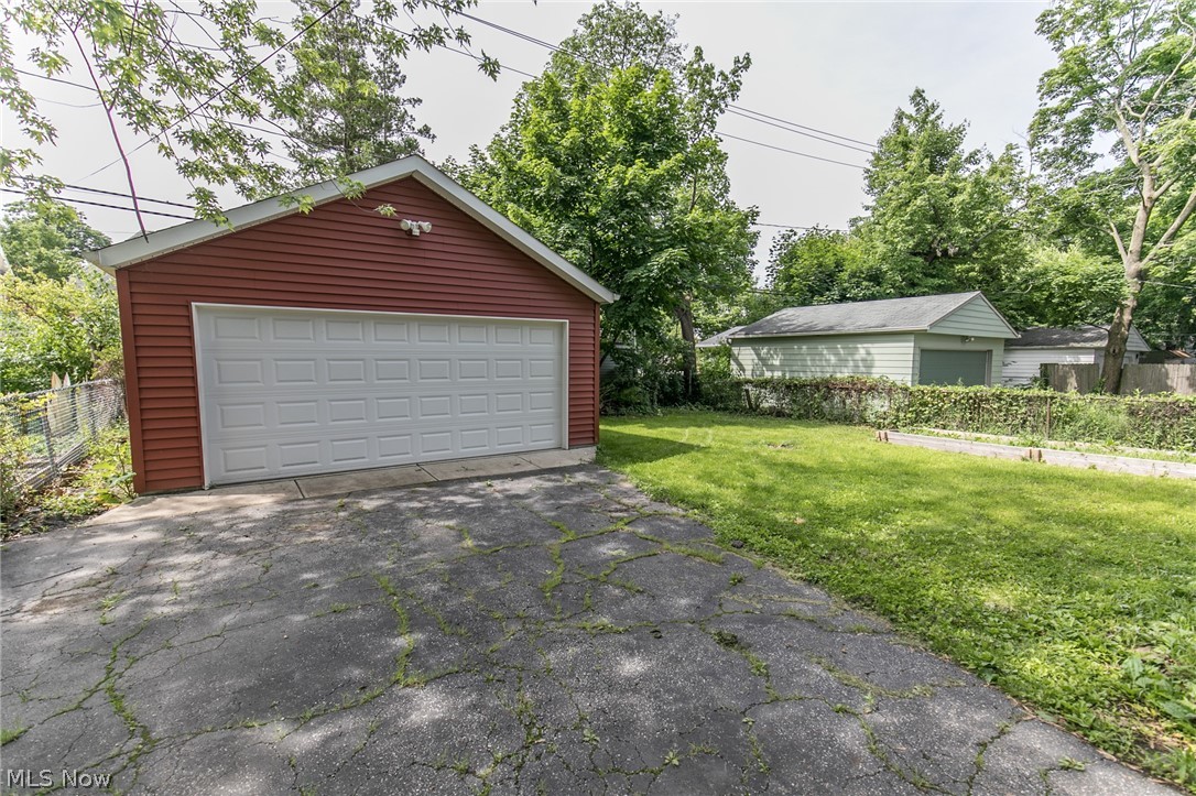 3100 Yorkshire Road Cleveland, OH 44118 - Photo 32 of 35 Gallery Image 32
