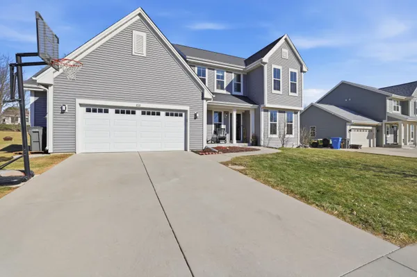 $438,500 | 717 Chadwick Drive, Watertown, WI 53094
