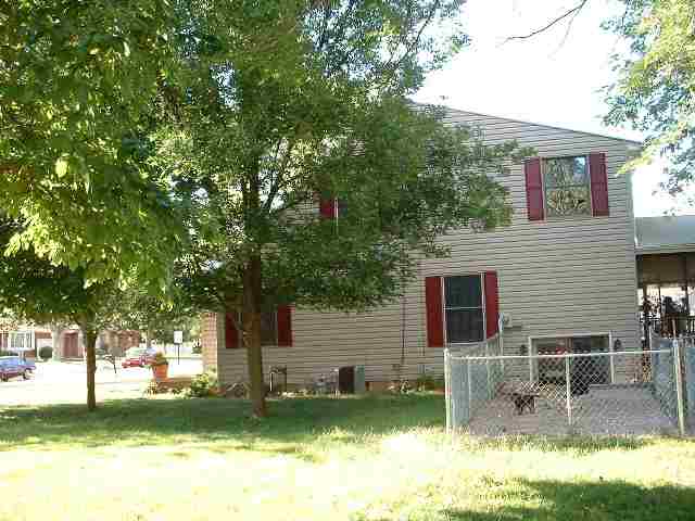 134 Brookview Road East Peoria, IL 61611 - Photo 2 of 4 Gallery Image 2