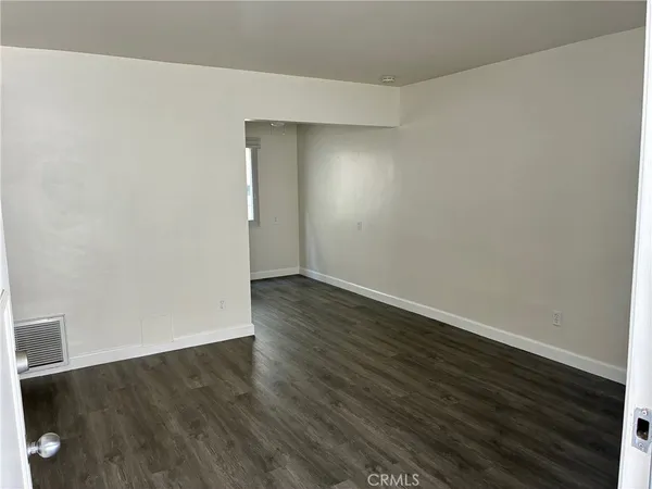 $2,000 | 640 West Imperial Avenue, Unit 2, El Segundo, CA 90245