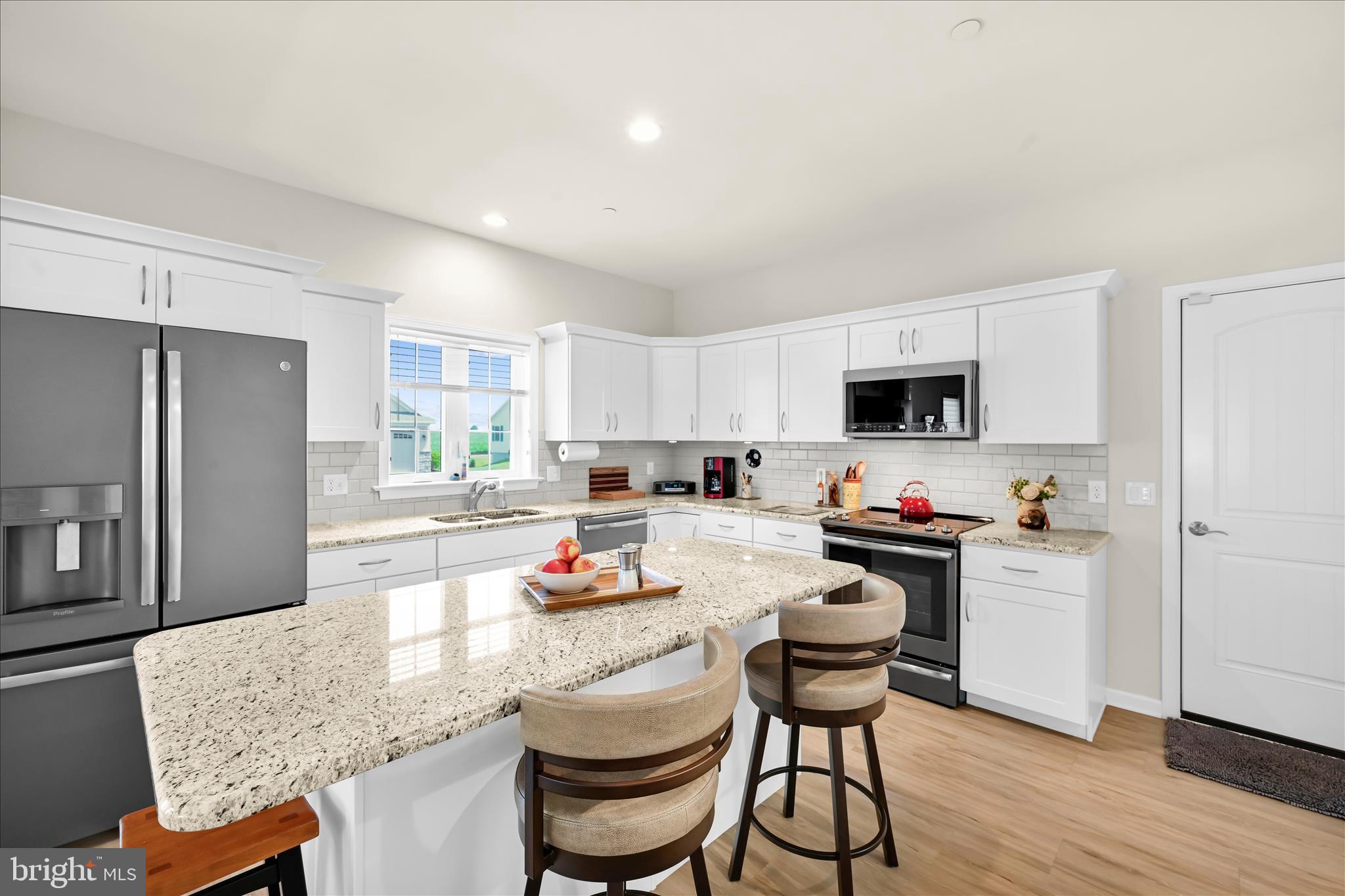 718 Stone Creek Road Lancaster, PA 17603 - Photo 4 of 34 Kitchen Island