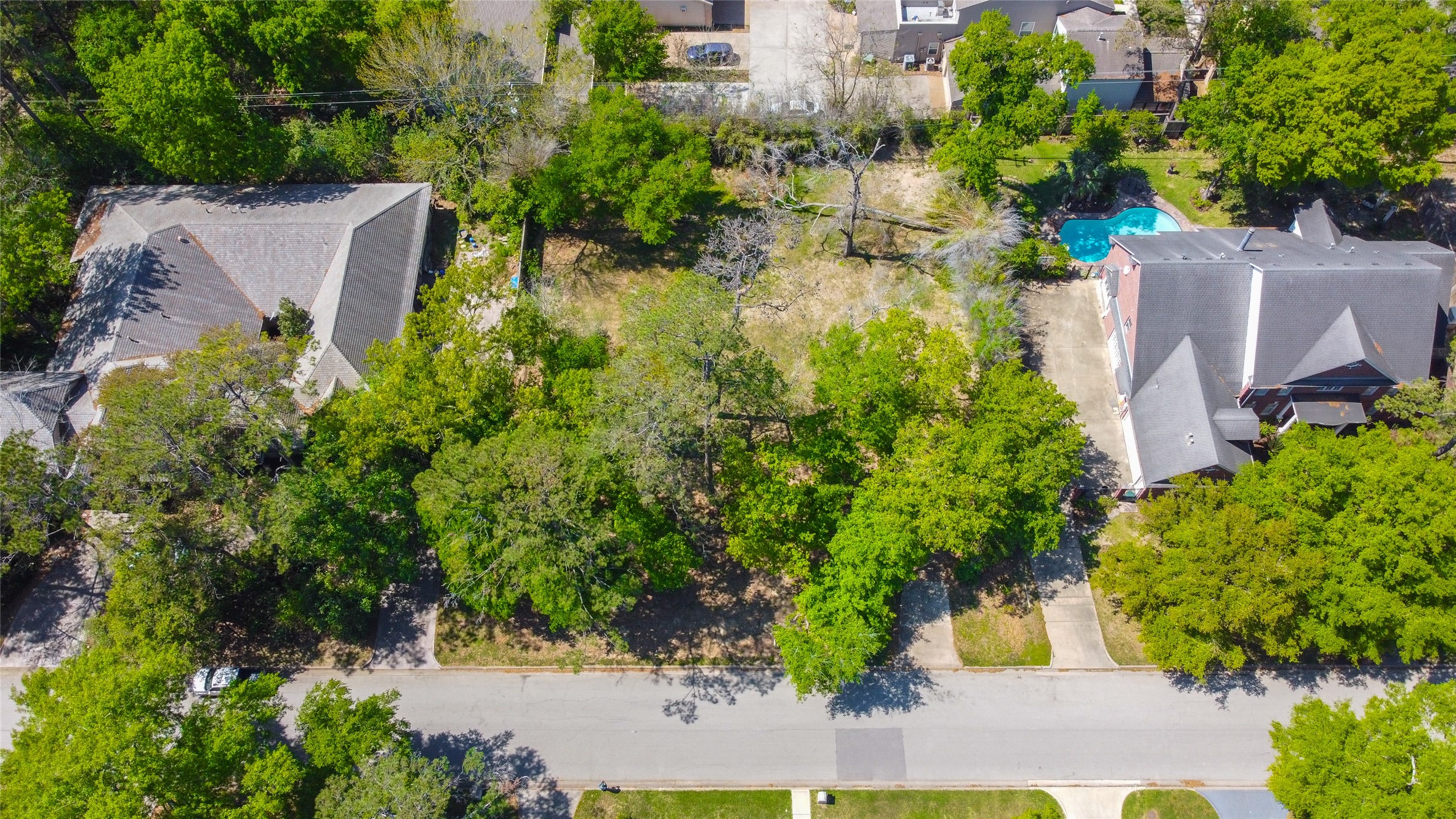 10 Legend Lane Houston, TX 77024 - Photo 2 of 10