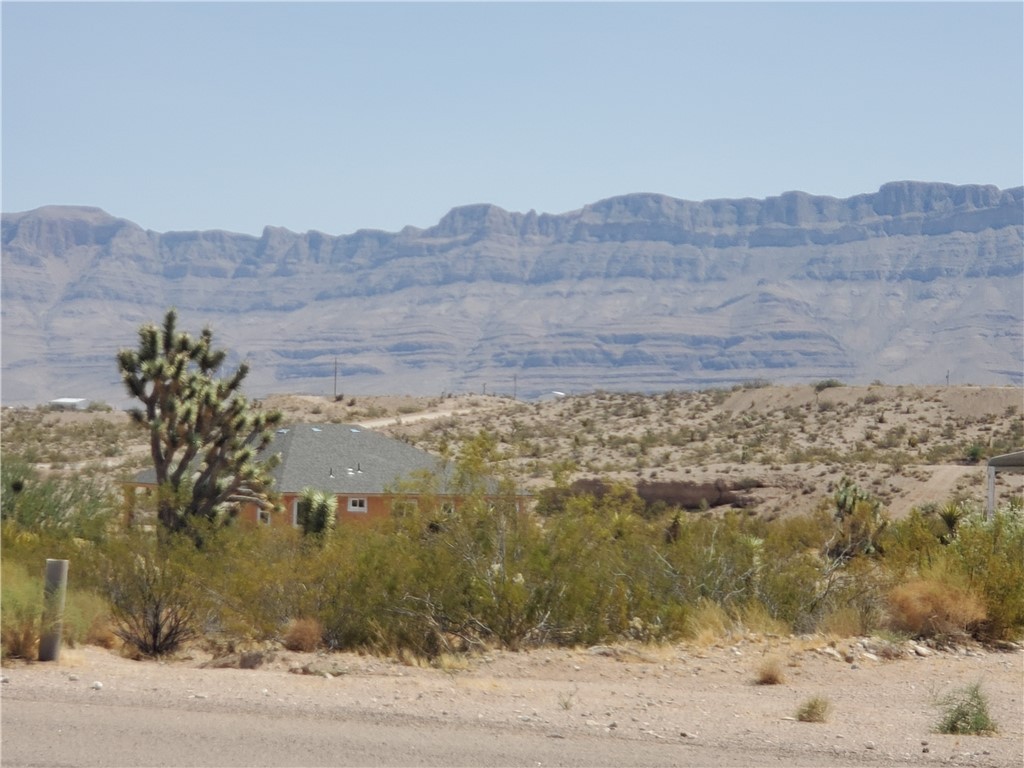 365 Haystack Drive Meadview, AZ 86444 - Photo 3 of 7 a view of a city