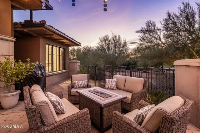 a view of a tennis court