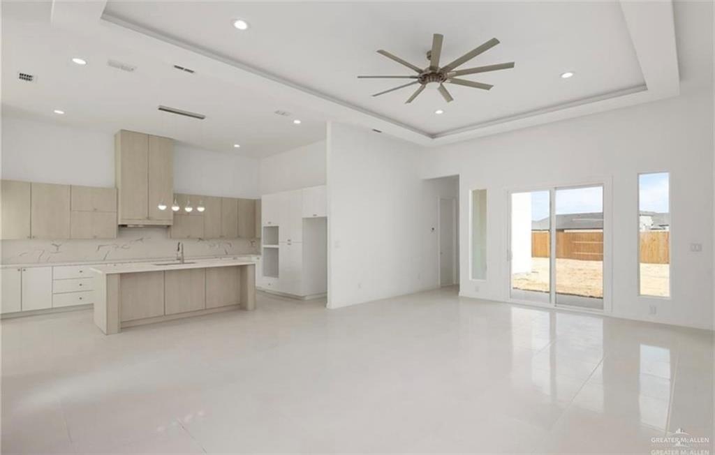 1912 East Ridgeway Circle Edinburg, TX 78542 - Photo 3 of 10 a view of kitchen and windows