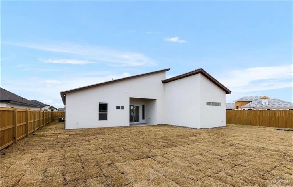 1912 East Ridgeway Circle Edinburg, TX 78542 - Photo 9 of 10 a view of backyard of house