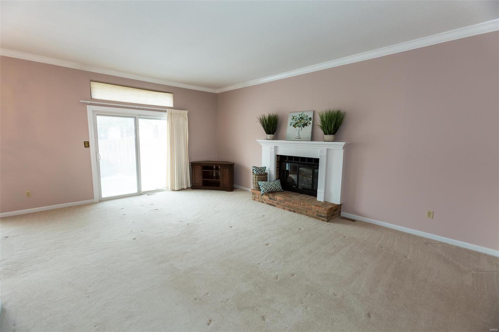 702 Sandy Summit Drive Ballwin, MO 63021 - Photo 7 of 32 Gallery Image 7