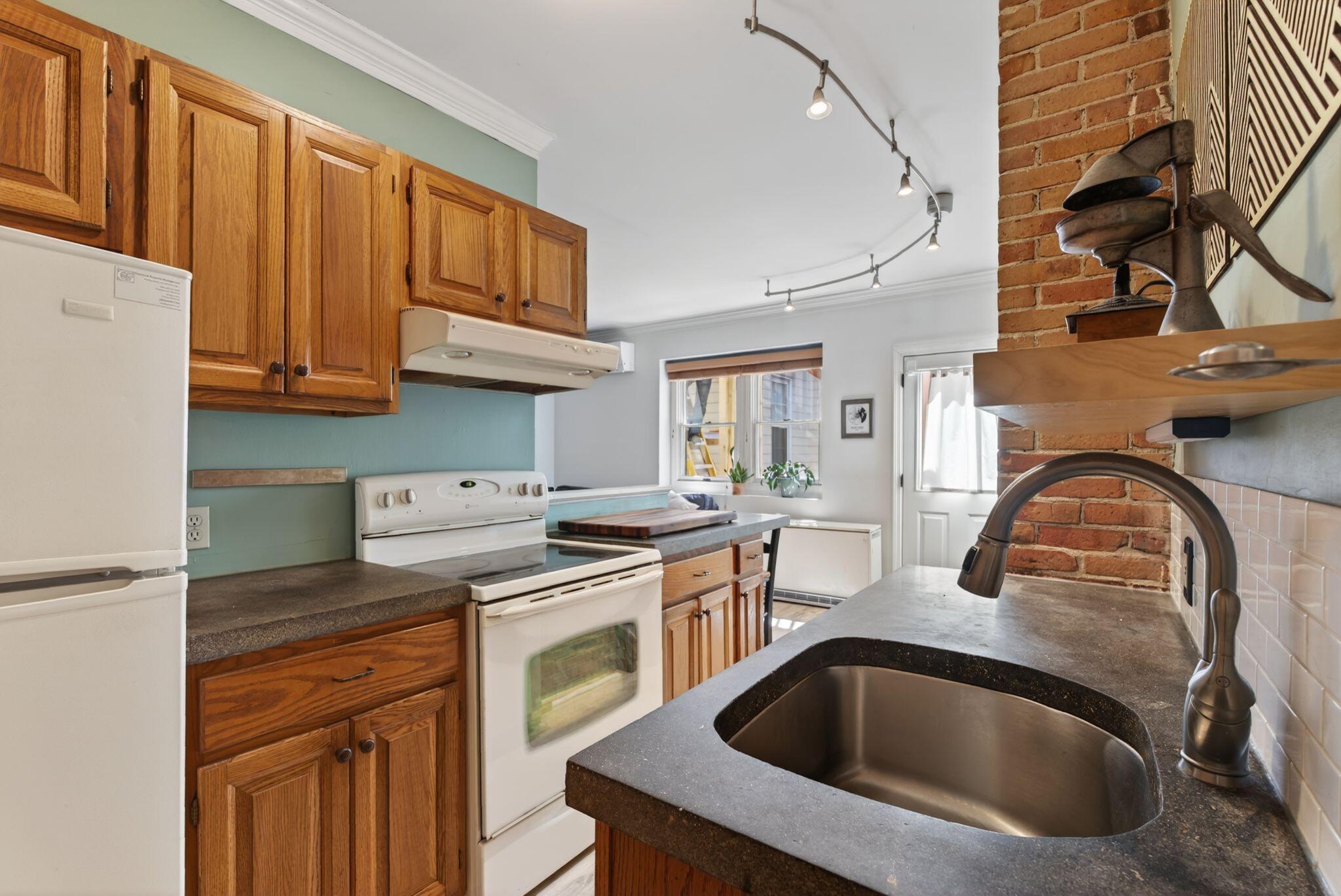 289 Spring Street, Unit 2 Portland, ME 04102 - Photo 11 of 33 25_DSC07530