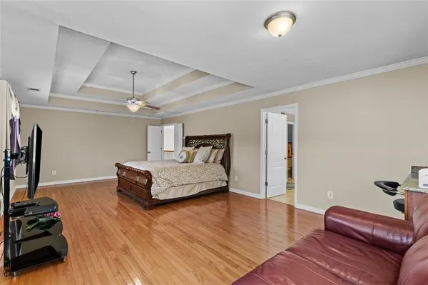 a view of a livingroom with furniture
