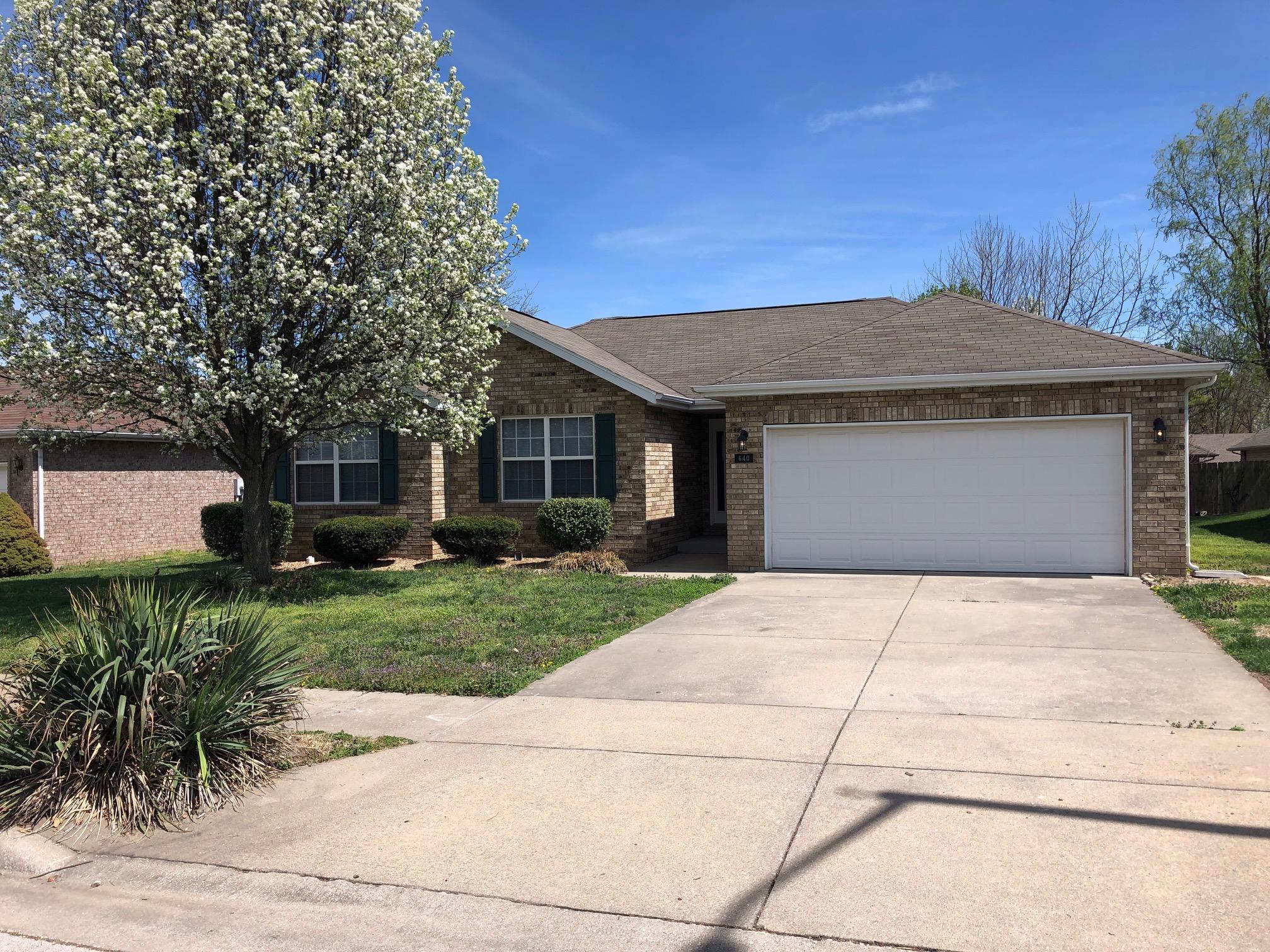 640 South Hazelnut Avenue Springfield, MO 65802 - Photo 1 of 1 IMG_4689
