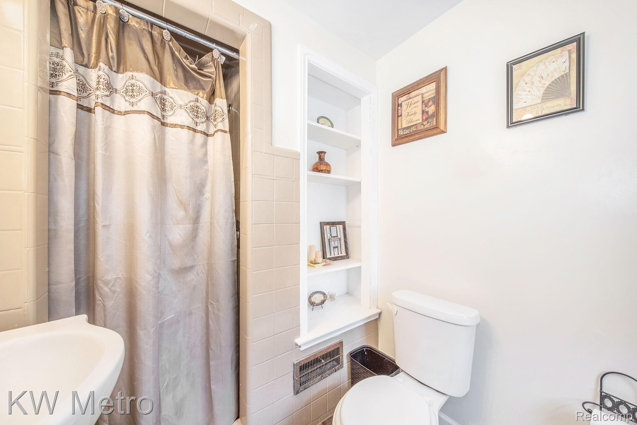 20112 Renfrew Road Detroit, MI 48221 - Photo 14 of 29 2S4A0945.jpg