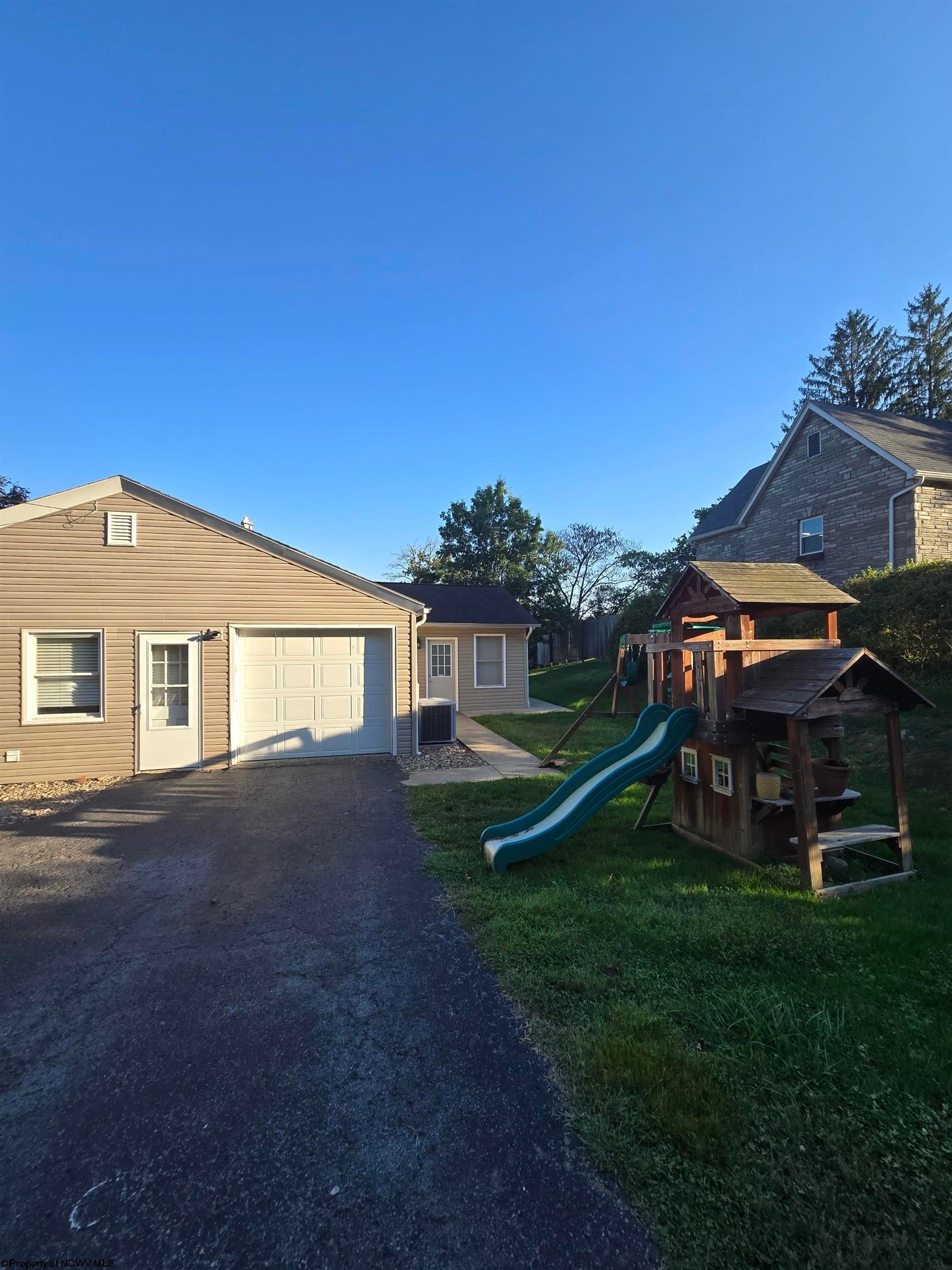106 Warren Road Fairmont, WV 26554 - Photo 10 of 36 Gallery Image 10