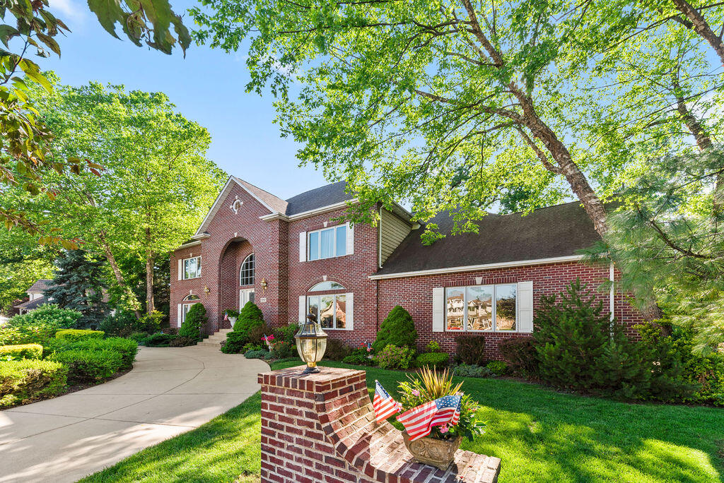 7412 Forest Ridge Drive Schererville, IN 46375 - Photo 4 of 63 1024x684