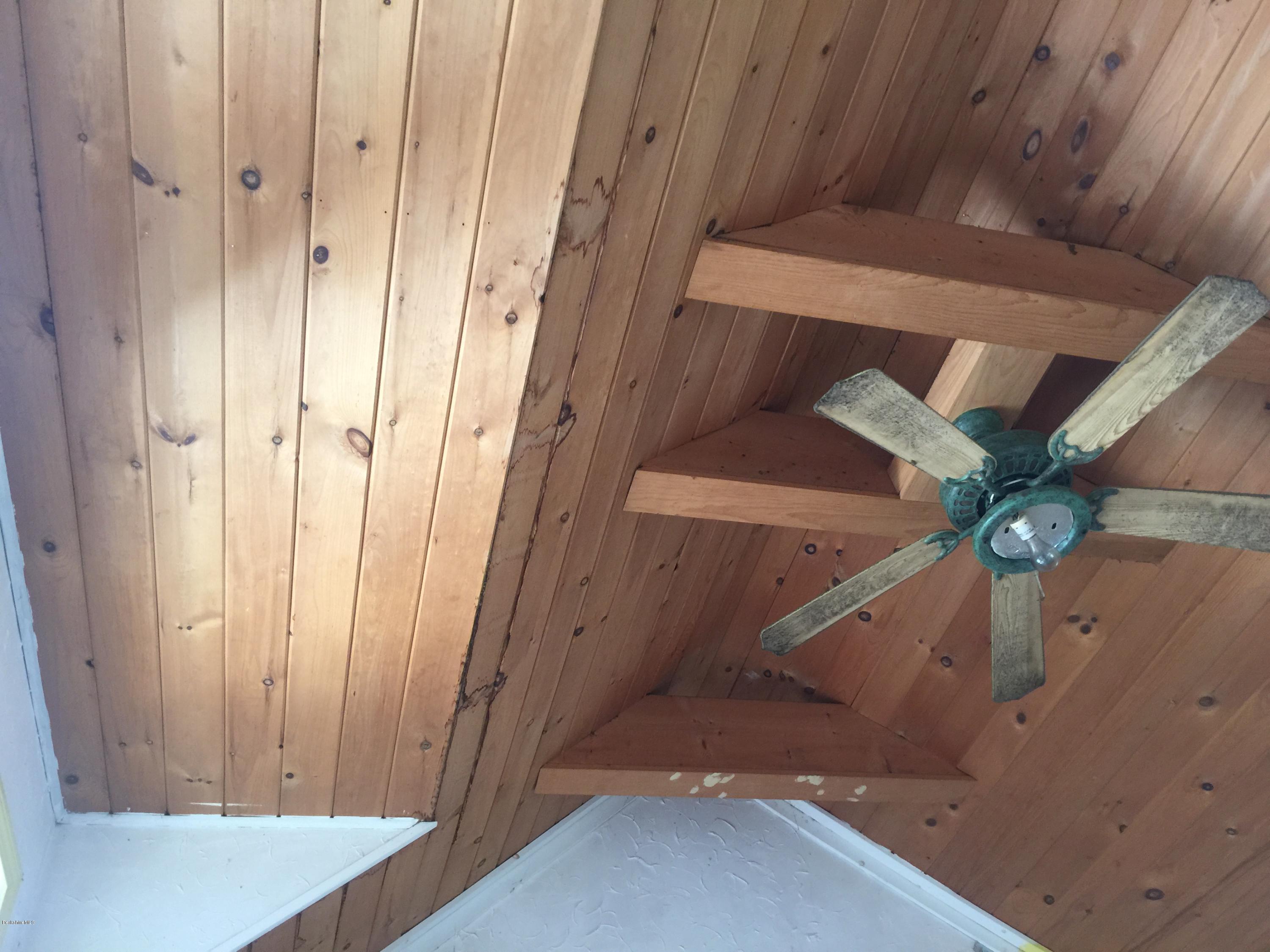386 South Washington State Road Washington, MA 01223 - Photo 6 of 15 a view of a hallway