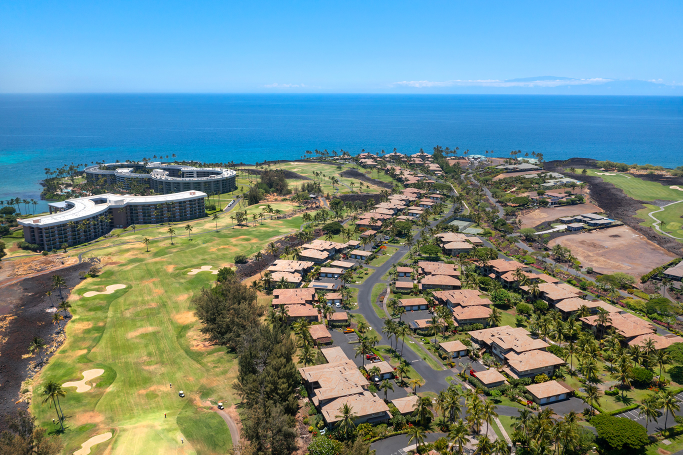 69-1033 Nawahine Place, Unit 4G Waikoloa, HI 96738 - Photo 20 of 26 view of city and ocean