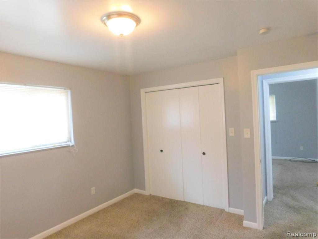 21080 Cyman Avenue Warren, MI 48091 - Photo 5 of 21