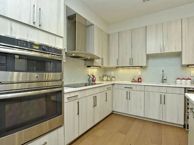 $2,695 | 3600 South Lamar Boulevard, Unit 100, Austin, TX 78704