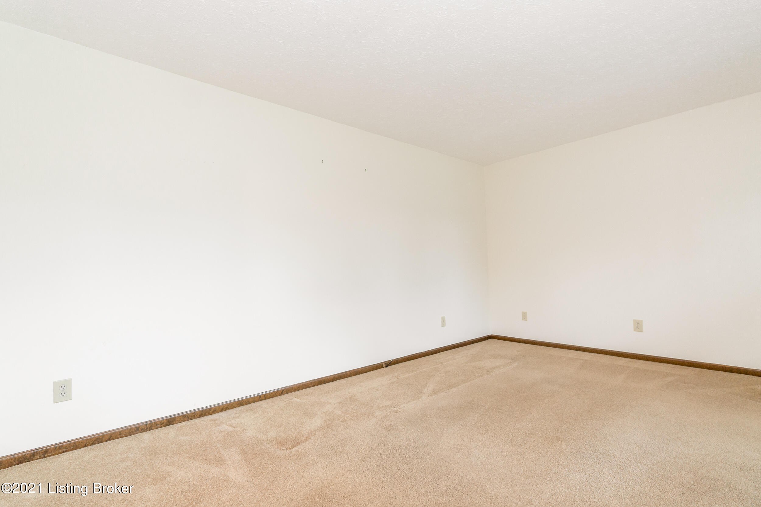 3815 Modesto Road Louisville, KY 40299 - Photo 10 of 52 living room